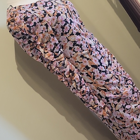 ZARA midi floral ruched dress in size M - Picture 4 of 6